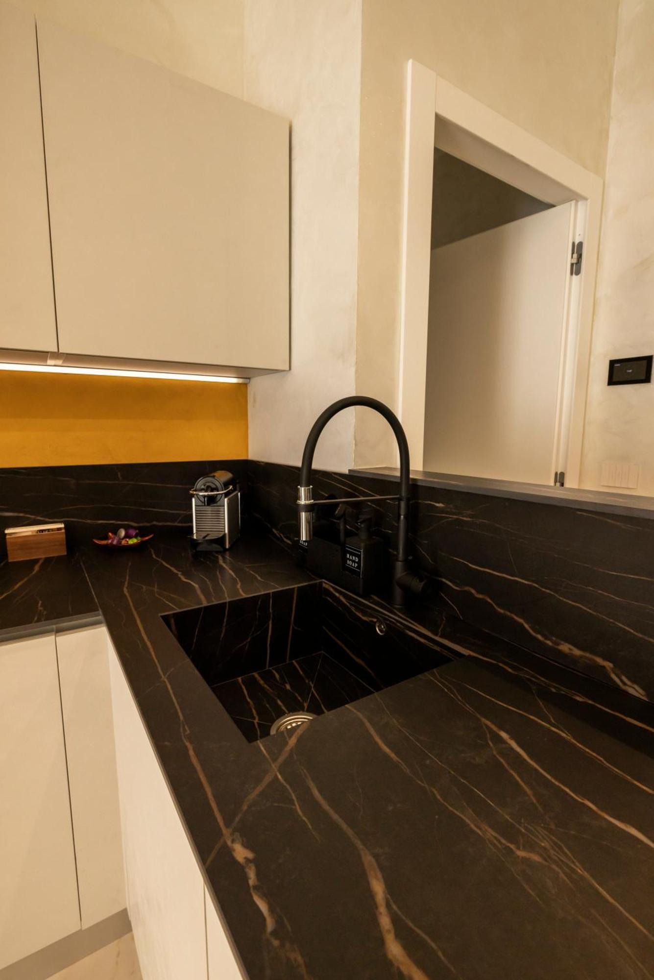 Lo Scrigno D'oro Nel Centro Di Apartamento *